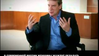 Кадр из видео: Интервью с парфюмером Chanel Кристофером Шелдрейком